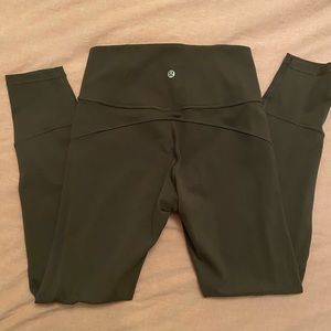 Like new lululemon in movement tights
